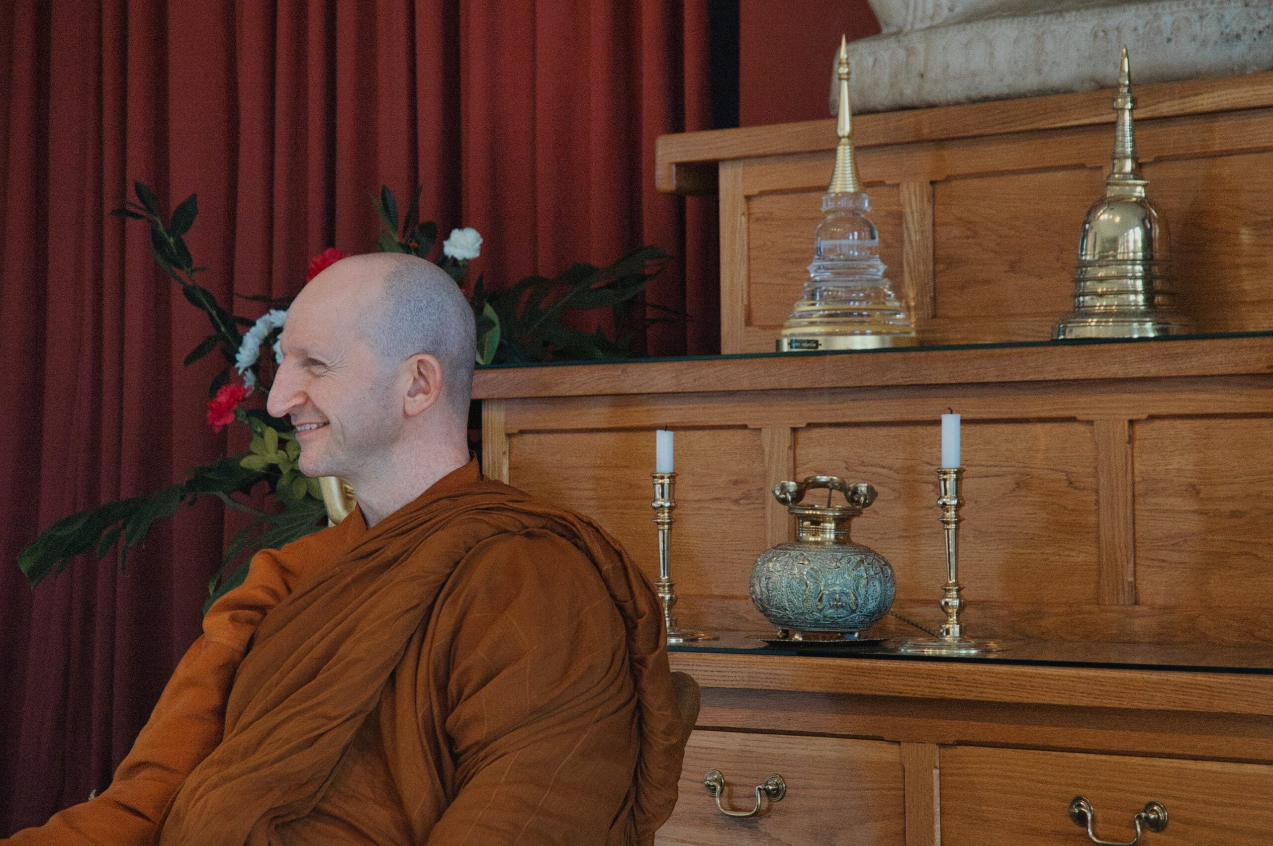 2010.11.23 Good Morning Evermore – Ajahn Amaro’s First Day as the Abbot