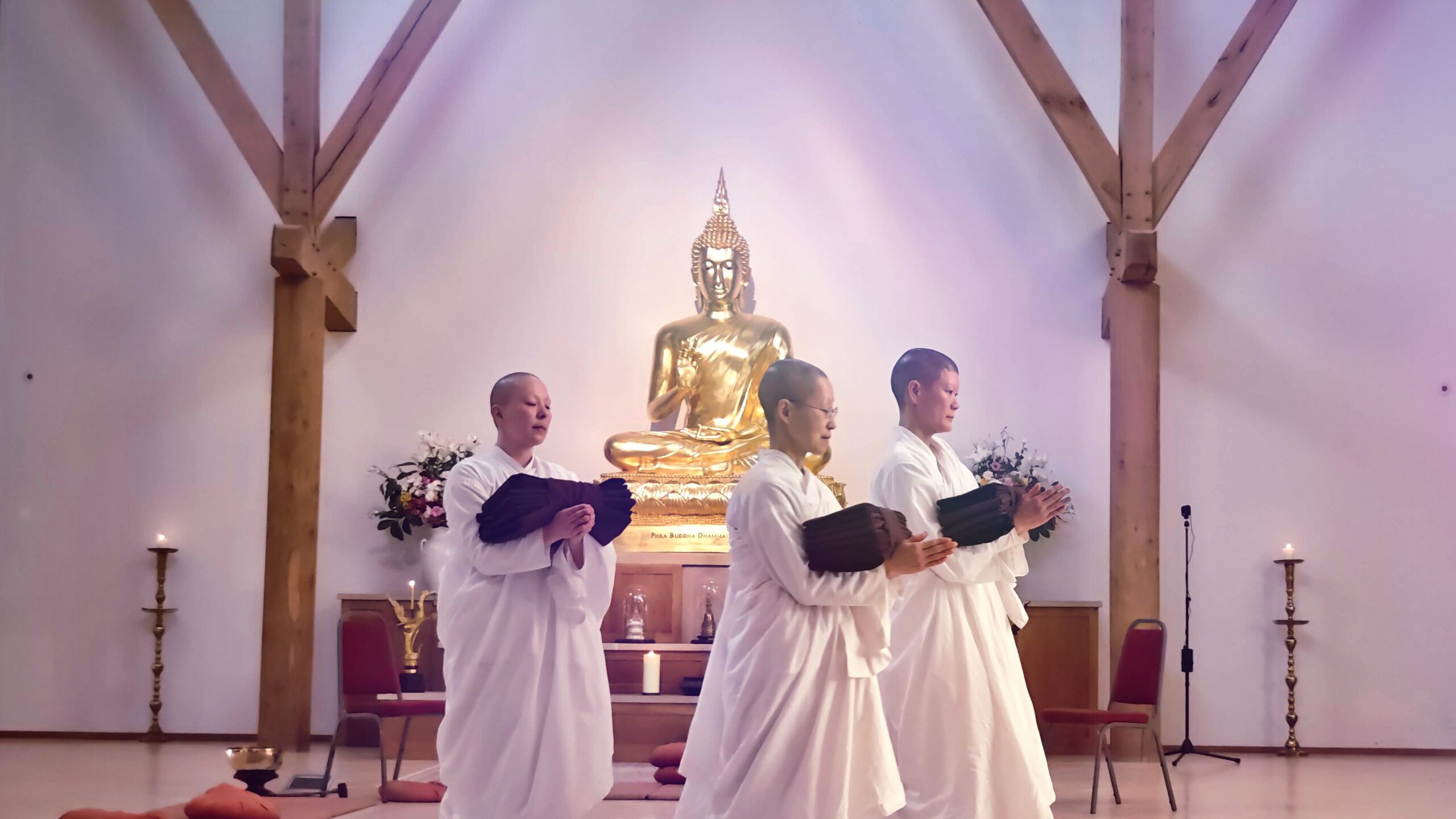 2025.02.02 Siladhara’s precept ceremony: Sisters Ñāṇesī, Sudassī, Gavesī